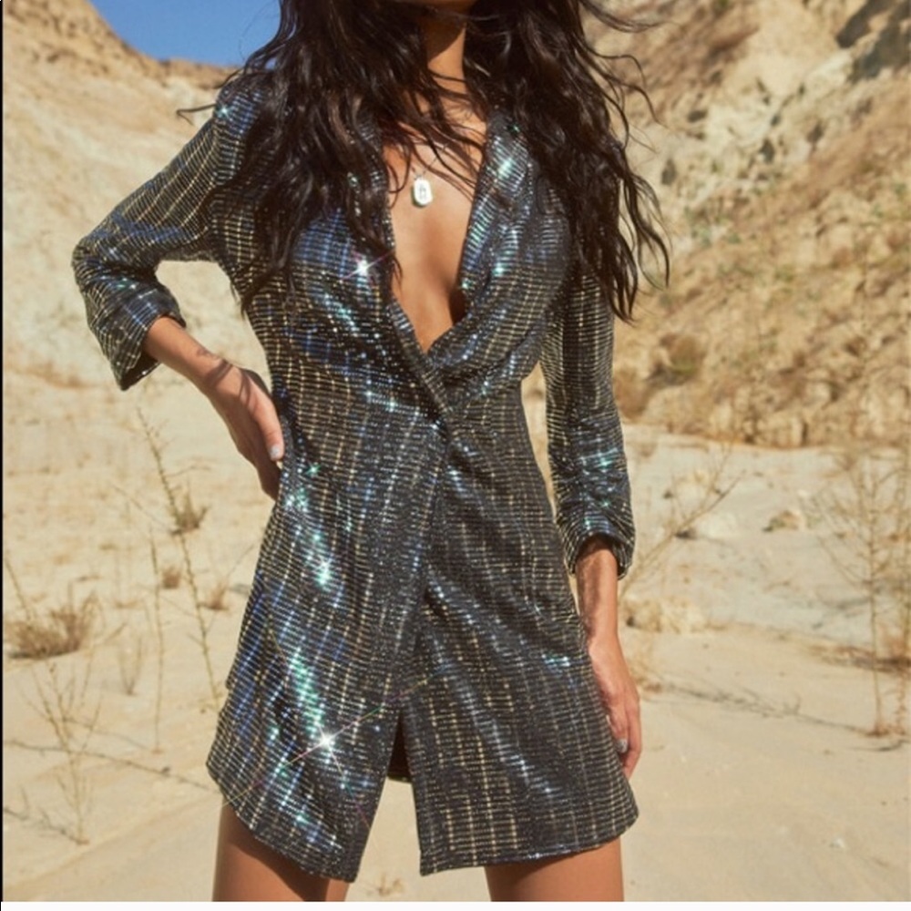 Lulu’s sequined blazer dress